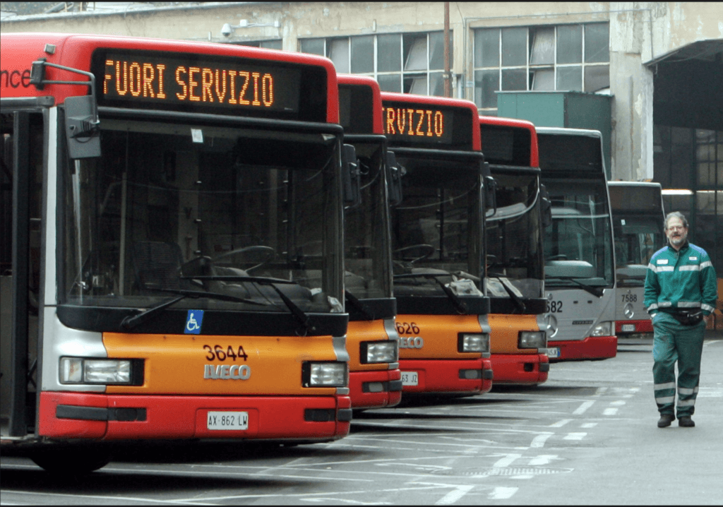 Autobus fuori servizio a Roma: la situazione dei trasporti nella Capitale