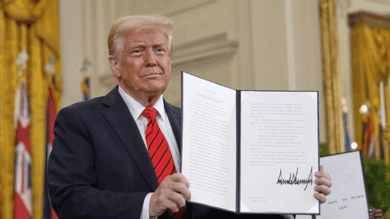 Trump vara i tagli alla ricerca firmando un ordine esecutivo