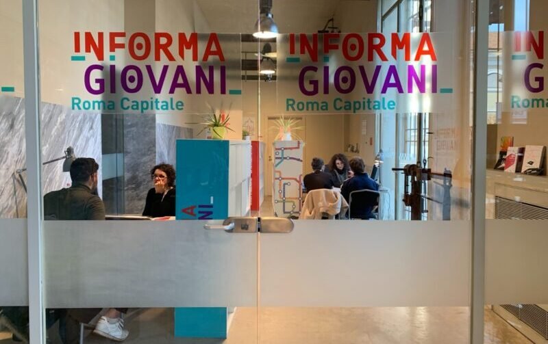 Il Centro Servizi di Informagiovani di Roma in attività