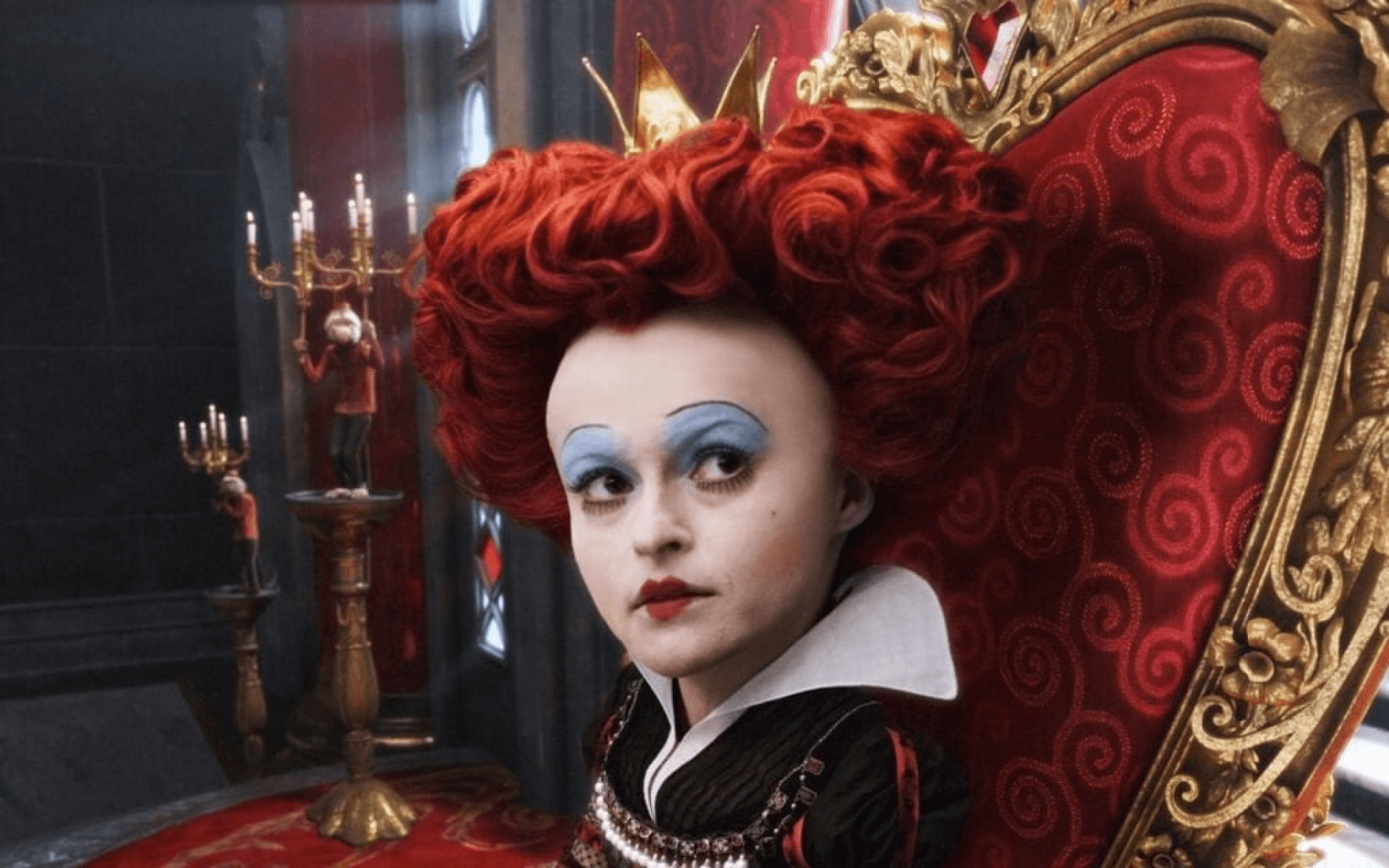 Tagliatele la testa: la regina di Cuori del film Alice nel Paese delle meraviglie