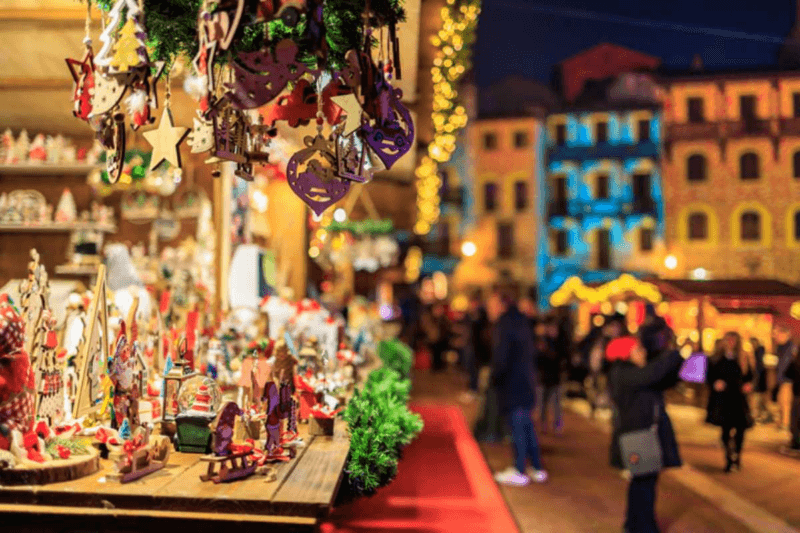 Commercializzazione delle feste: un mercatino di Natale