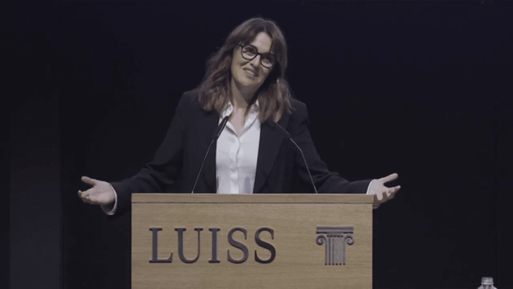 Paola Cortellesi durante il discorso alla LUISS