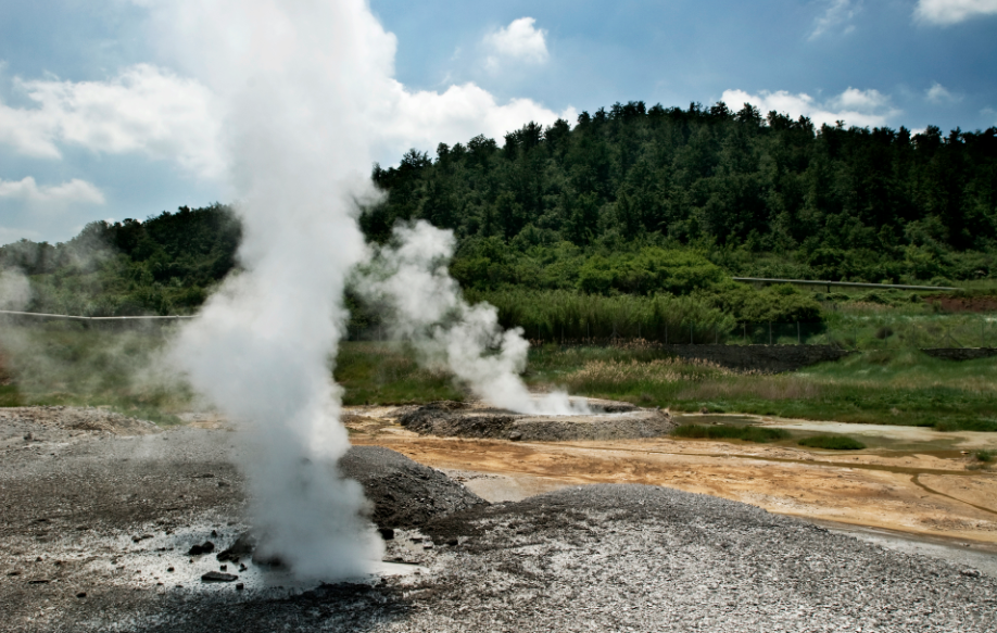 Conflitti profondi: la svolta della geotermia