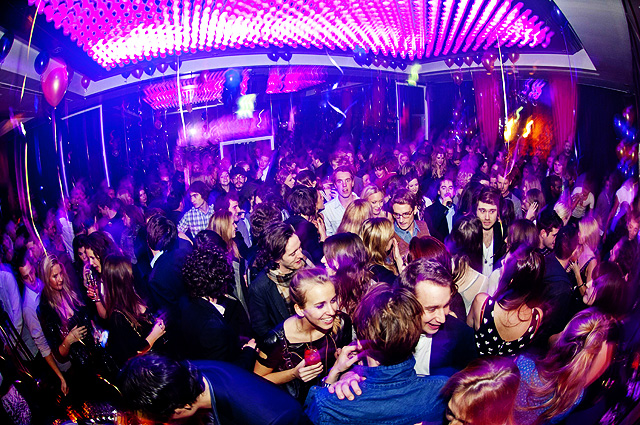 Discoteche in crisi. Tutta colpa dei locali “abusivi”. Oppure no
