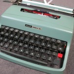 macchina da scrivere giornalisti olivetti