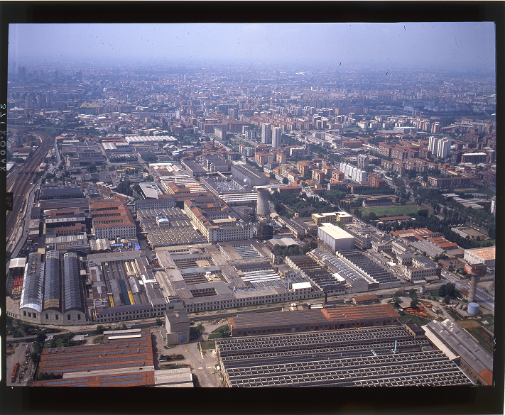 Veduta aerea dello stabilimento Pirelli-Bicocca, 1985