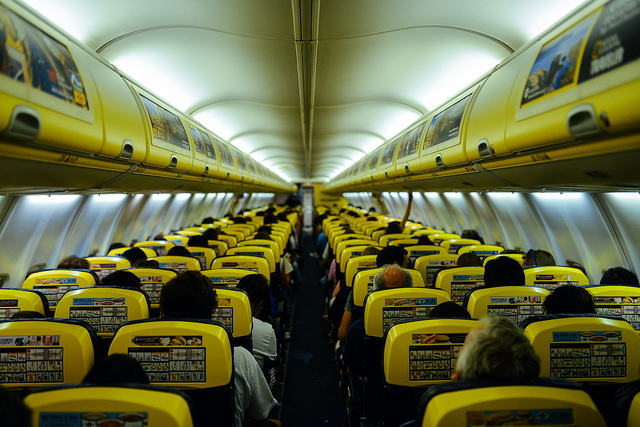 interno di un aereo Ryanair