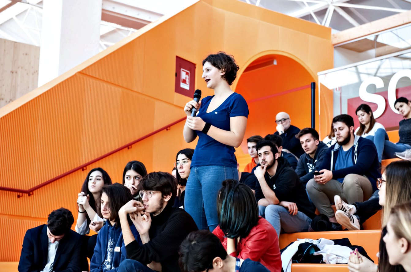 Il ponte (barcollante) tra scuola e lavoro