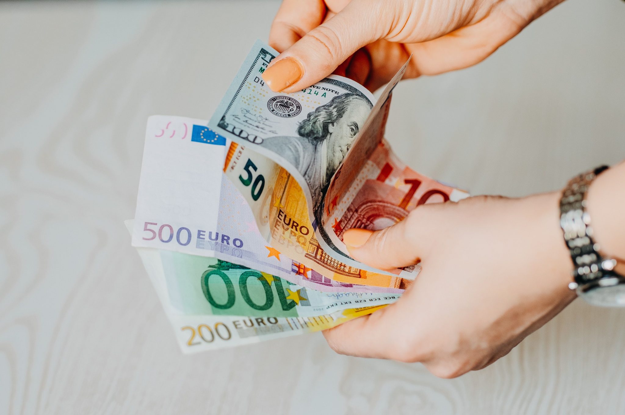 Gender pay gap inverso: quando le donne strappano più soldi degli uomini