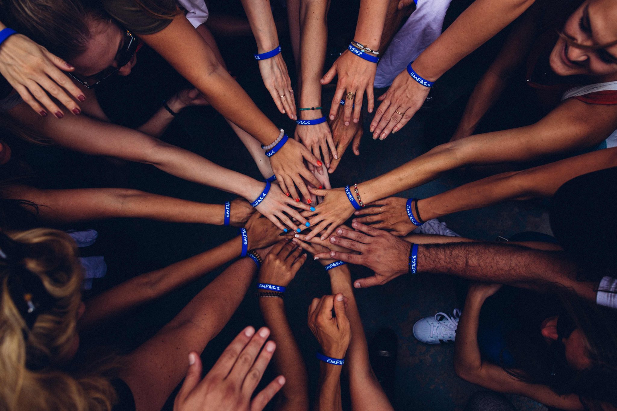 Crowdfunding COVID-19: gli italiani che donano, le piattaforme che lucrano?