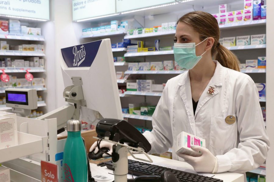 Farmacisti Dipendenti Assunti Anche Senza Laurea Paghe Basse Alti Rischi Senzafiltro