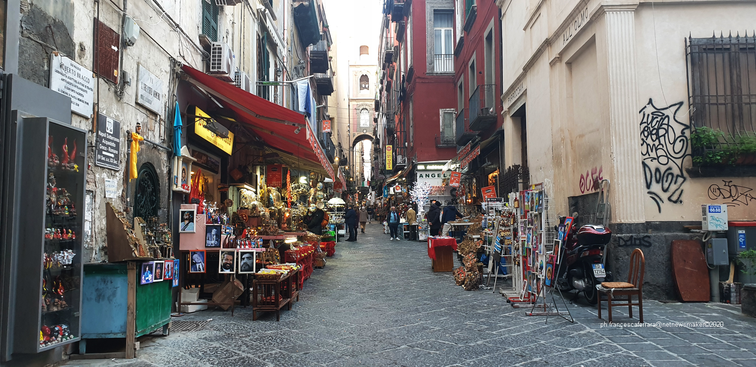 San Gregorio Armeno, la via dell'arte presepiale napoletana.