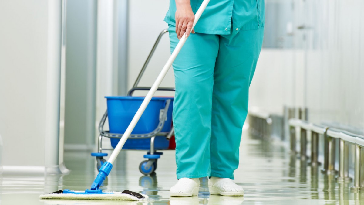 Quanto siamo sporchi: ancora tagli sui servizi di pulizia