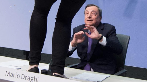 Mario Draghi non ha i social. La politica è nuda?