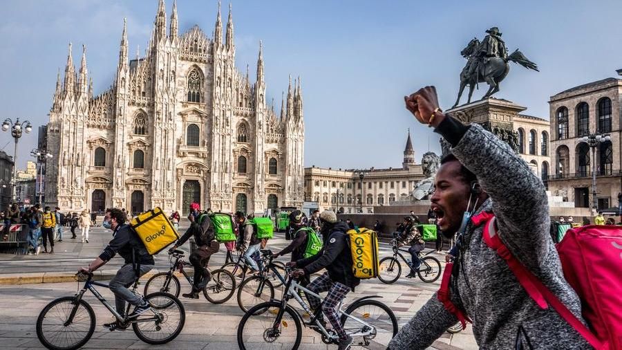 Assunti, ma dai magistrati: vittoria per i rider, sconfitta per una politica in ritardo