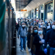 Il Comitato pendolari Gallarate-Milano: “Green pass? Trenord disinveste da anni, altro che controlli”