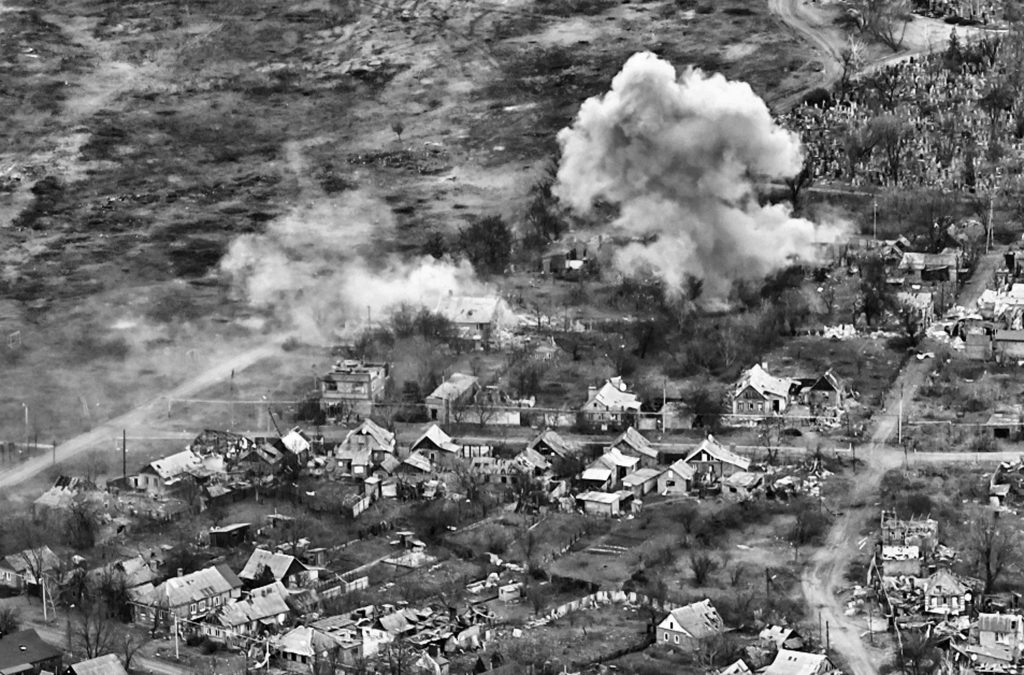 Schermata del monitor utilizzato dagli esploratori della 93sima divisione ucraina, che utilizzano un drone per localizzare le posizioni russe nel corso della battaglia di Bakhmut.